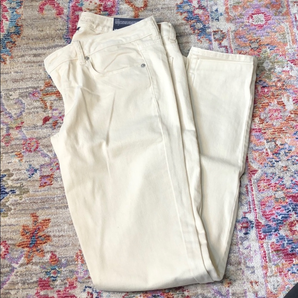 (American Eagle) LONG Creamy White Skinny Jeans